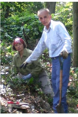 Poison Ivy Removal Experts Geoff Martino and Cindy Campbell